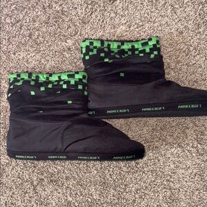 Minecraft Black and Green Slipper Boots